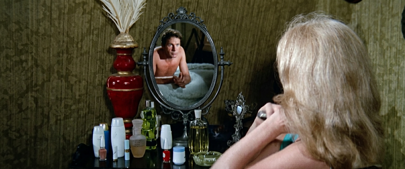 VS--YouTube-SoSweetSoPerverse1969CarrollBakerErikaBlancJean-LouisTrintignantFrenchFilm-YouTube-29’18”